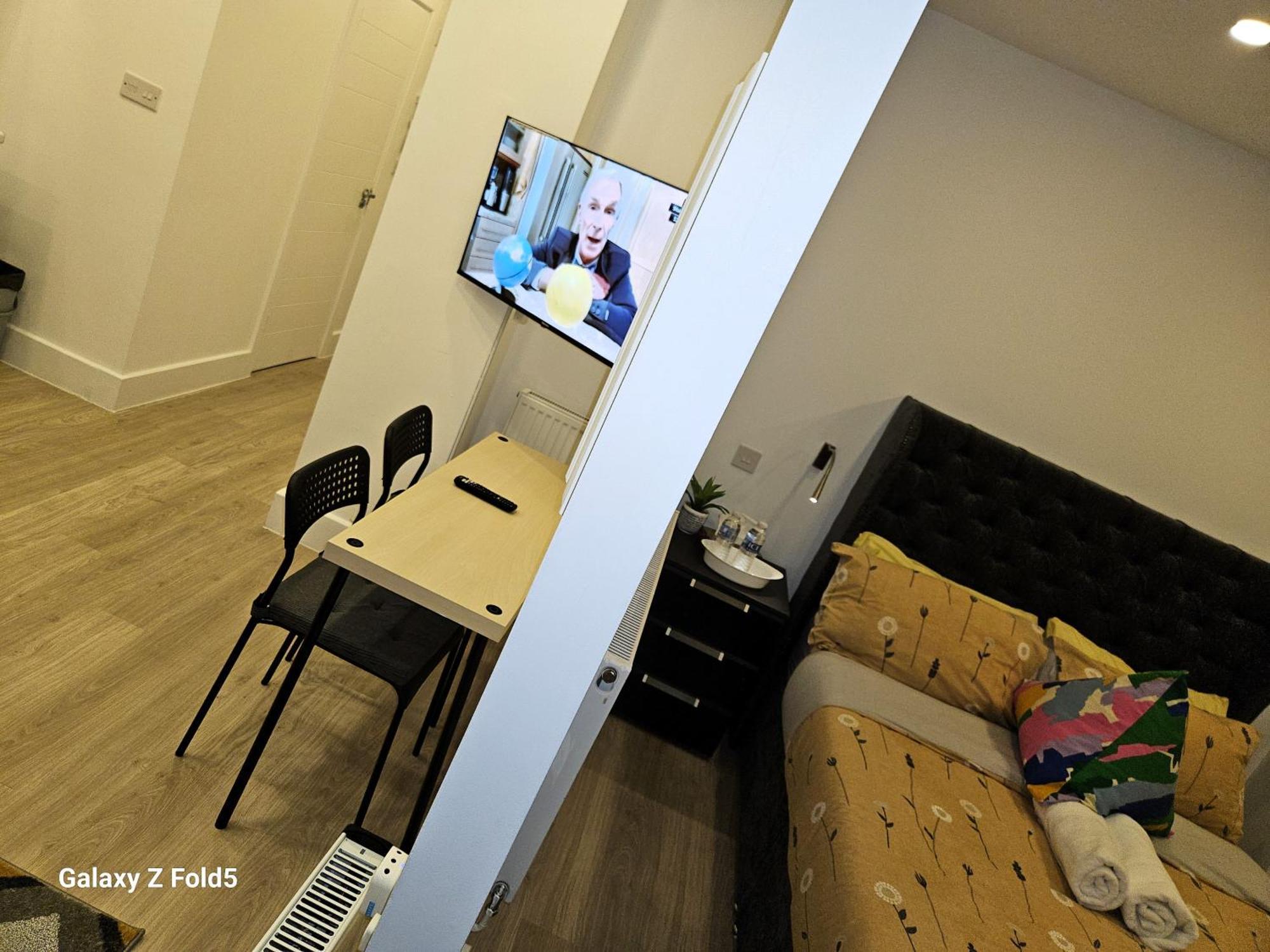London Sleephouse Partying Is Not Allowed Pls Exterior photo