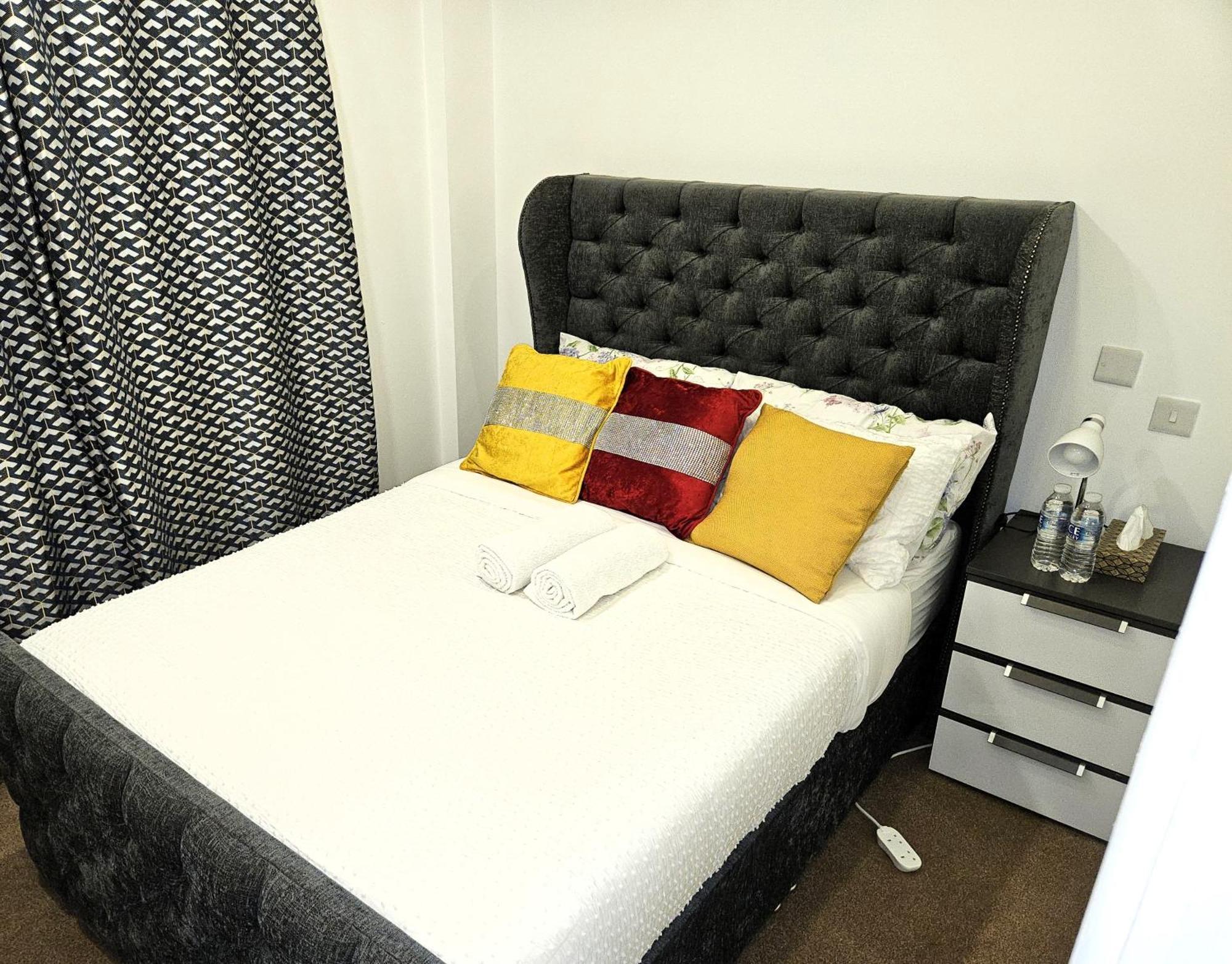 London Sleephouse Partying Is Not Allowed Pls Exterior photo